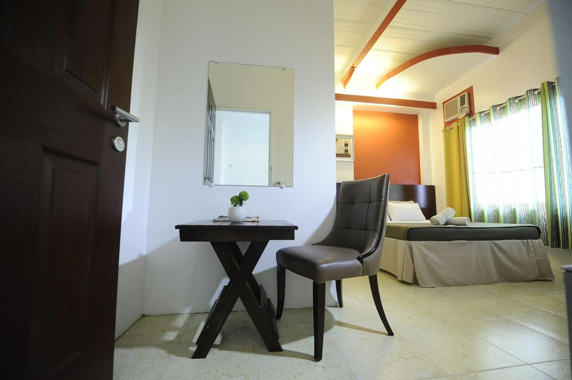 First Pacific Inn Davao City Eksteriør bilde